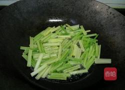 川味芹菜小炒肉的做法图解5
