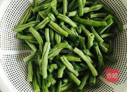 豆角炖南瓜的做法图解1