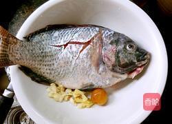 家常焖鱼的做法图解1