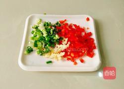 红辣椒酱拌丝瓜的做法图解2