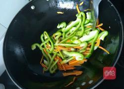 青椒胡萝卜炒鸡蛋的做法图解6