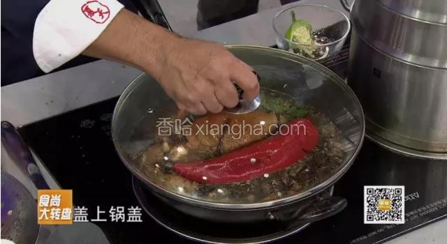 汤汁开锅后，改成小火焖煮25分钟