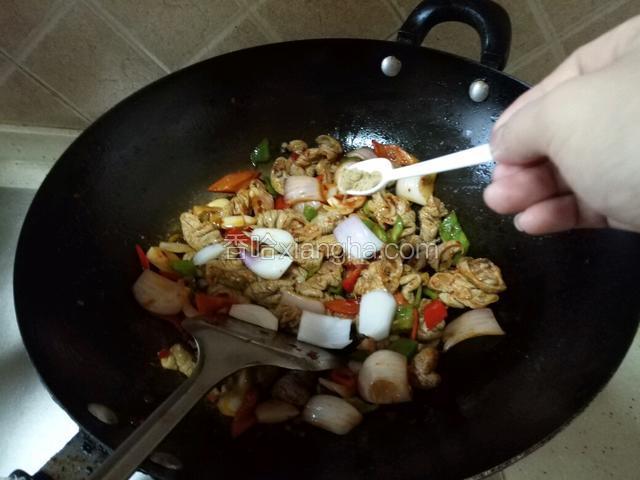 一点点十三香和鸡精