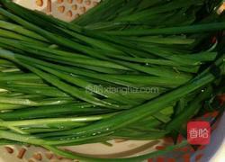 凉拌韭菜的做法图解1
