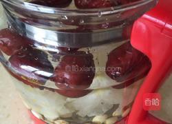 银耳莲子红枣汤的做法图解3