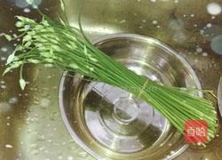 韭黄炒鸡蛋的做法图解1