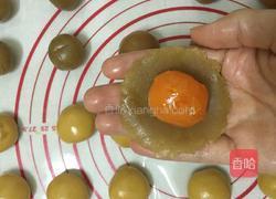 广式莲蓉蛋黄月饼的做法图解14