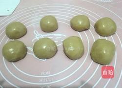 蛋黄广式月饼的做法图解8