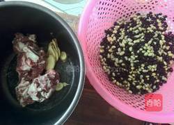 排骨黄豆汤的做法图解1