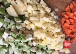 炒三色丁的做法图解1