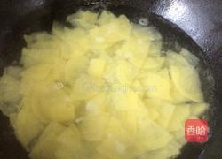 土豆炒猪肝的做法图解3