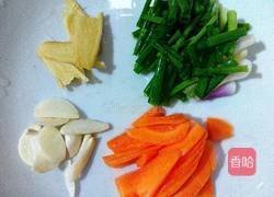 木耳炒鸡肉的做法图解3