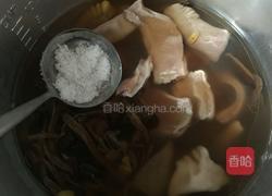 猪肚玉米茶树菇汤的做法图解9