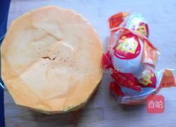 咸蛋黄炒南瓜的做法图解1