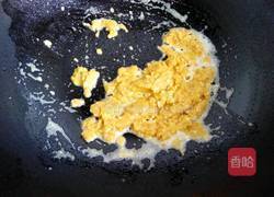 咸蛋黄炒南瓜的做法图解5
