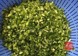猪肉韭菜饺子的做法图解1