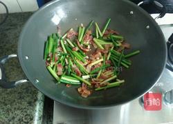 蒜芯炒腊肉的做法图解7