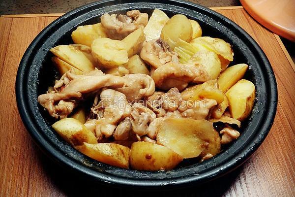 塔吉锅版土豆焖鸡腿