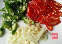 青红椒炒西瓜皮的做法图解2