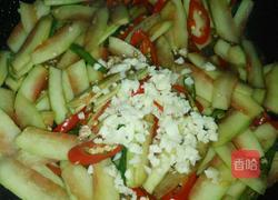 青红椒炒西瓜皮的做法图解5