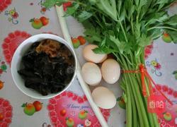 芹菜木耳鸡蛋素包的做法图解3