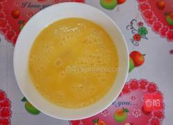 芹菜木耳鸡蛋素包的做法图解4