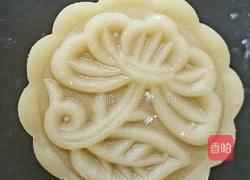 莲蓉蔓越莓月饼的做法图解7