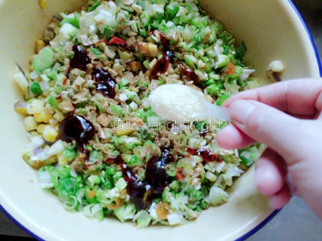 鸡精一勺
