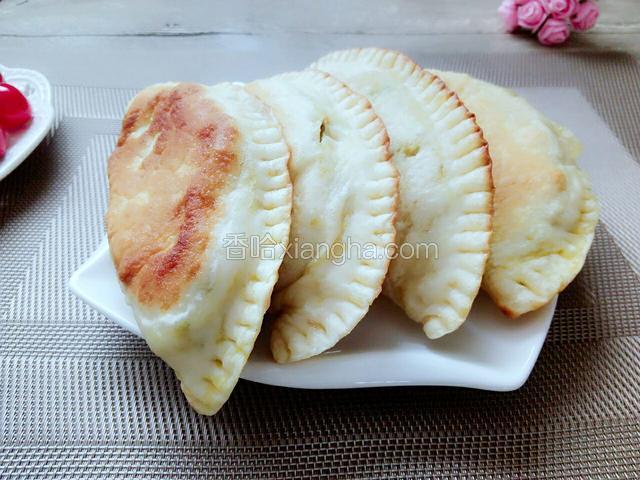 茄子和辣椒的香味的确很独特，非常好吃，亲们喜欢哪盘端哪盘喽
