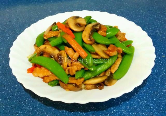 美味的蘑菇肉絲炒甜豆完成