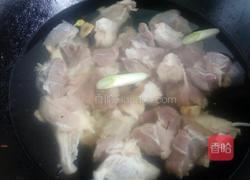 西红杮炖牛腩的做法图解1