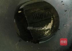 黄秋葵炒腰果的做法图解2