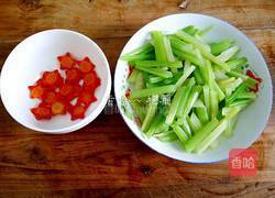 红萝卜芹菜拼盘的做法图解4