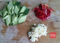 青瓜拌木耳的做法图解3