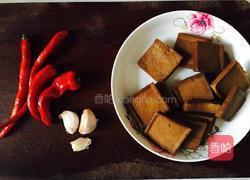 爆炒肉丝酱干的做法图解1