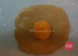 白莲蓉蛋黄月饼的做法图解7