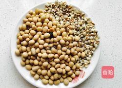 薏仁枸杞豆浆的做法图解1
