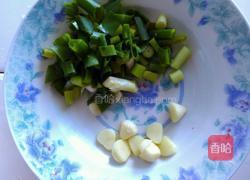 茄子炖粉的做法图解1