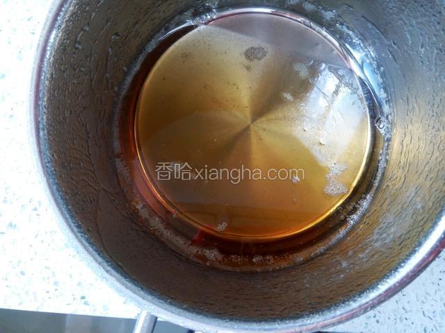 熬制成蜂蜜的颜色，我用了大约40分钟