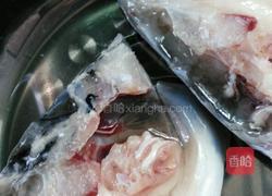 雄鱼豆腐汤的做法图解1