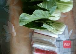 蟹棒断小油菜的做法图解1