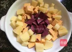 Illustration of how to make steamed pork with three sweet potato flour 2