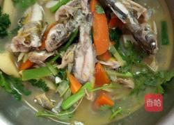 酸汤黄骨鱼的做法图解5