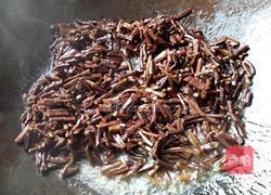 干蕨菜炒肉丝的做法图解11
