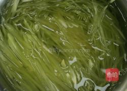 油淋莴苣丝的做法图解1