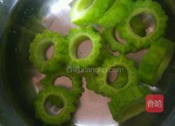 苦瓜紫甘蓝的做法图解4