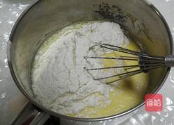 草莓蛋糕卷的做法图解4