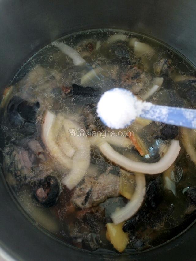 高压锅跳了后调入适量的盐，再按煮汤煮两分钟