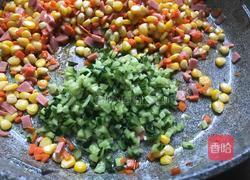 火腿炒玉米的做法图解9
