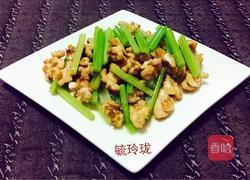 芹菜炒核桃仁的做法图解9